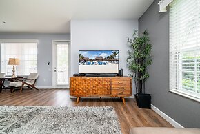 Orlando Palms Deluxe 3 Bedroom Condo by RedAwning