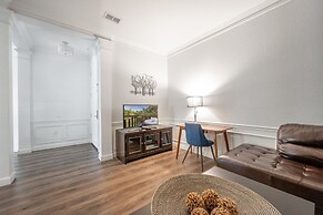 Orlando Palms Deluxe 3 Bedroom Condo by RedAwning