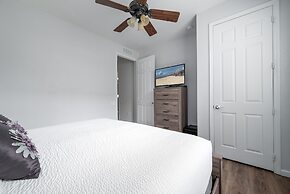 Orlando Palms Deluxe 3 Bedroom Condo by RedAwning