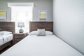 Orlando Palms Deluxe 3 Bedroom Condo by RedAwning