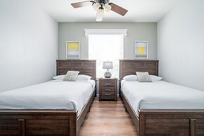 Orlando Palms Deluxe 3 Bedroom Condo by RedAwning