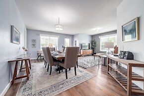 Orlando Palms Deluxe 3 Bedroom Condo by RedAwning