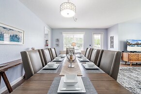 Orlando Palms Deluxe 3 Bedroom Condo by RedAwning