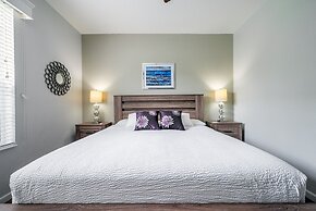 Orlando Palms Deluxe 3 Bedroom Condo by RedAwning