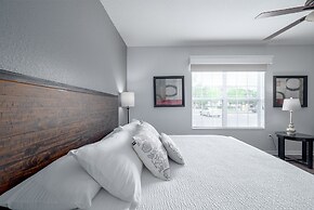 Orlando Palms Deluxe 3 Bedroom Condo by RedAwning