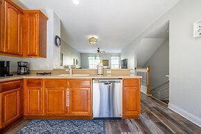 Casa Bella Townhome 3 Bedroom Condo by RedAwning