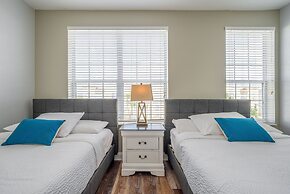 Casa Bella Townhome 3 Bedroom Condo by RedAwning