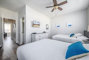 Casa Bella Townhome 3 Bedroom Condo by RedAwning