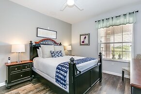 Renata's Waterscape Deluxe 3 Bedroom Condo by RedAwning