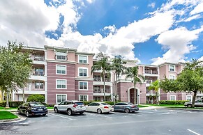 Renata's Waterscape Deluxe 3 Bedroom Condo by RedAwning