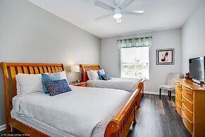 Renata's Waterscape Deluxe 3 Bedroom Condo by RedAwning