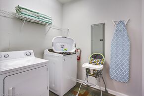 Renata's Waterscape Deluxe 3 Bedroom Condo by RedAwning