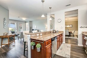 Renata's Waterscape Deluxe 3 Bedroom Condo by RedAwning