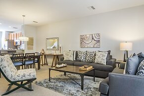 Casa Nova Deluxe Townhome 3 Bedroom Townhouse by RedAwning