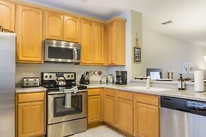 Casa Nova Deluxe Townhome 3 Bedroom Townhouse by RedAwning