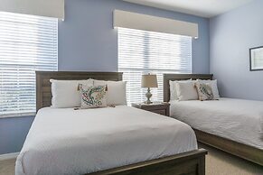 Casa Nova Deluxe Townhome 3 Bedroom Townhouse by RedAwning