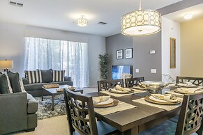 Casa Nova Deluxe Townhome 3 Bedroom Townhouse by RedAwning