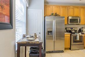 Casa Nova Deluxe Townhome 3 Bedroom Townhouse by RedAwning