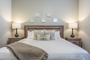 Casa Del Lago Penthouse 3 Bedroom Condo by RedAwning