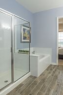 Casa Del Lago Penthouse 3 Bedroom Condo by RedAwning