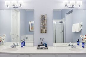 Casa Del Lago Penthouse 3 Bedroom Condo by RedAwning