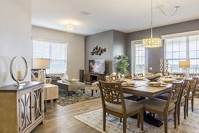 Casa Del Lago Penthouse 3 Bedroom Condo by RedAwning