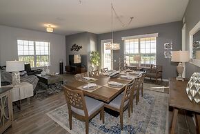 Casa Del Lago Penthouse 3 Bedroom Condo by RedAwning