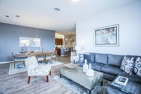 Casa Del Lago Penthouse 3 Bedroom Condo by RedAwning