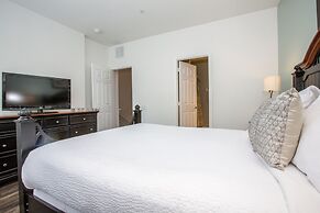 Oasis Escape Townhome 3 Bedroom Condo by Redawning