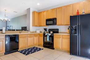 Oasis Escape Townhome 3 Bedroom Condo by Redawning