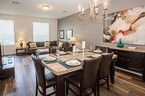 Oasis Escape Townhome 3 Bedroom Condo by Redawning