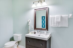 Oasis Escape Townhome 3 Bedroom Condo by Redawning