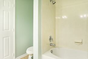 Oasis Escape Townhome 3 Bedroom Condo by Redawning