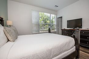 Oasis Escape Townhome 3 Bedroom Condo by Redawning