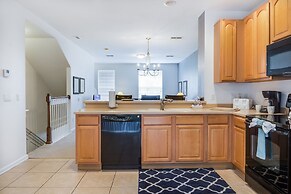 Oasis Escape Townhome 3 Bedroom Condo by Redawning