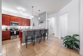 Casa Toscana Deluxe 3 Bedroom Condo by RedAwning