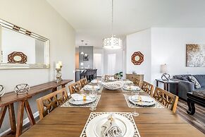 Casa Toscana Deluxe 3 Bedroom Condo by RedAwning