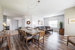 Casa Toscana Deluxe 3 Bedroom Condo by RedAwning