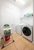 Casa Toscana Deluxe 3 Bedroom Condo by RedAwning