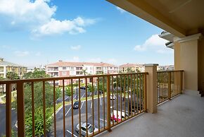 Casa Toscana Deluxe 3 Bedroom Condo by RedAwning