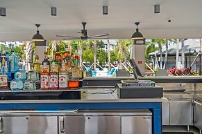 Tropical Dreams Townhome 3 Bedroom Condo by RedAwning