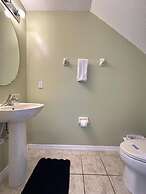 Luxuriate In Our Spacious 7br, 4.5ba 7 Bedroom Villa by RedAwning