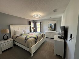 Luxuriate In Our Spacious 7br, 4.5ba 7 Bedroom Villa by RedAwning