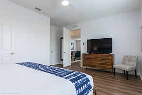 Casa Magna Deluxe 3 Bedroom Condo by RedAwning