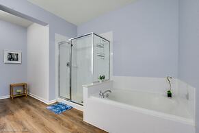 Casa Magna Deluxe 3 Bedroom Condo by RedAwning