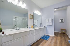 Casa Magna Deluxe 3 Bedroom Condo by RedAwning