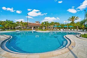 Casa Magna Deluxe 3 Bedroom Condo by RedAwning