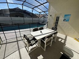 Fl Special!! Daisy's Den 5 Bedroom Villa by RedAwning