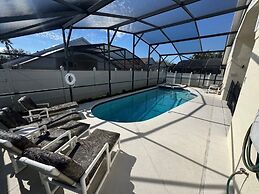 Fl Special!! Daisy's Den 5 Bedroom Villa by RedAwning