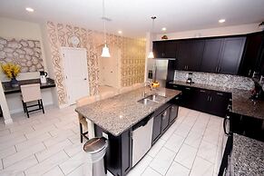 Storey Lake- 6 Bedroom Pool - 1664ST Home by RedAwning